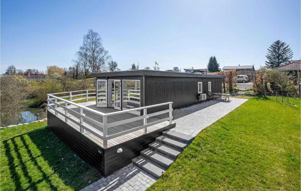2 Bedroom Stunning Home In Strøby Ladeplads Exterior foto